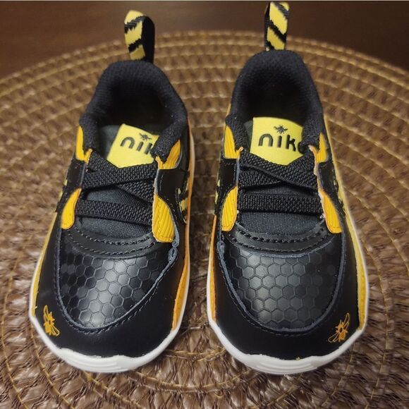 Nike Max 90 Crib SE (CB) Black Opti Yellow  Baby Size 4C CZ4504-001 NEW - Picture 3 of 7